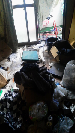 寝屋川市で、ゴミ屋敷のお片付けと清掃